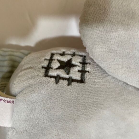 TWO ADORABLE DISNEY‎ DUMBO THE ELEPHANT - Picture 13 of 15